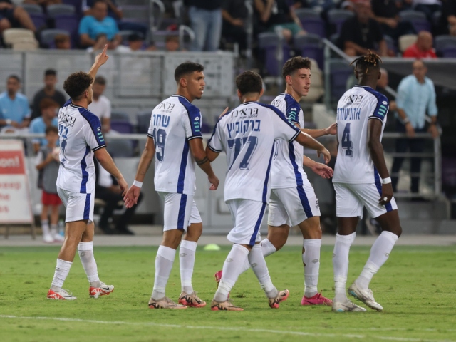 שחקני פתח תקווה חוגגים (סער כרמלי ואסף הופמן, הפועל פתח תקווה)